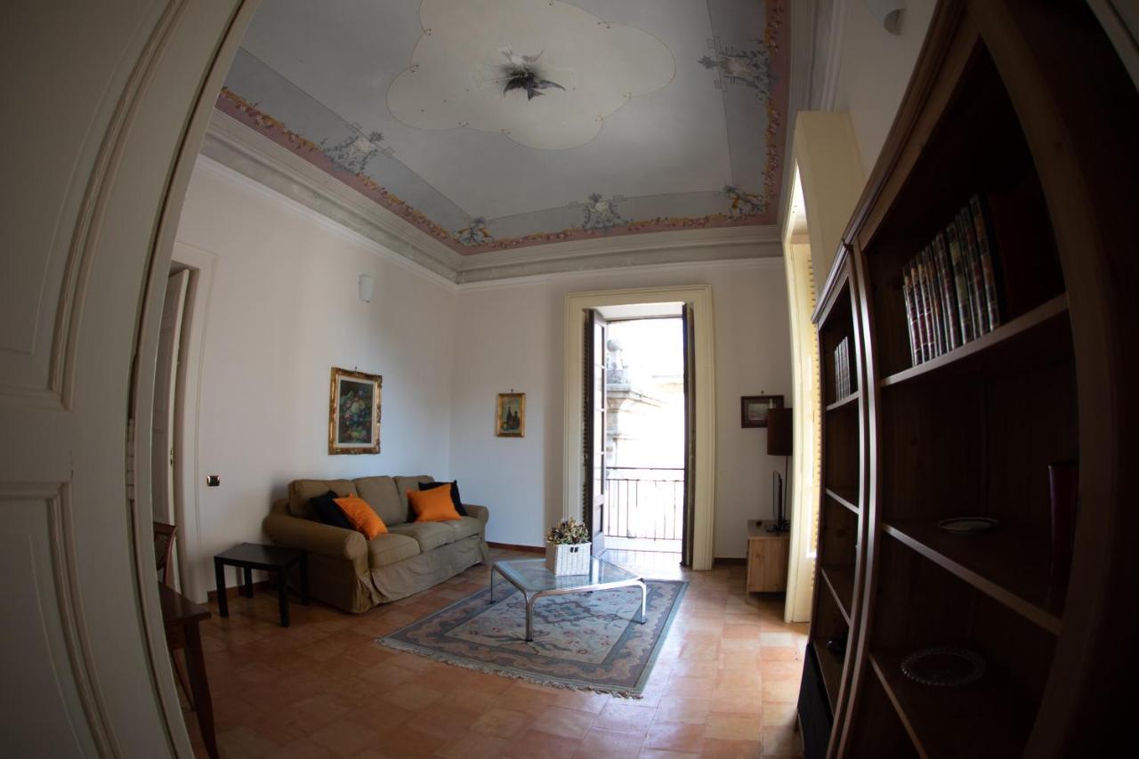 Flavio Gioia Suite ซาแลร์โน ภายนอก รูปภาพ